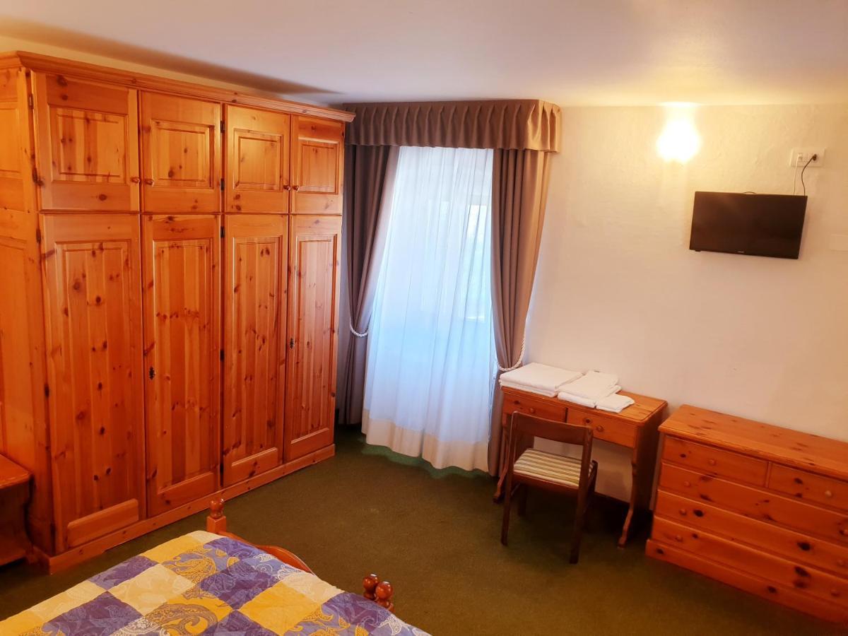 Albergo Trieste Lorenzago Di Cadore Exterior photo